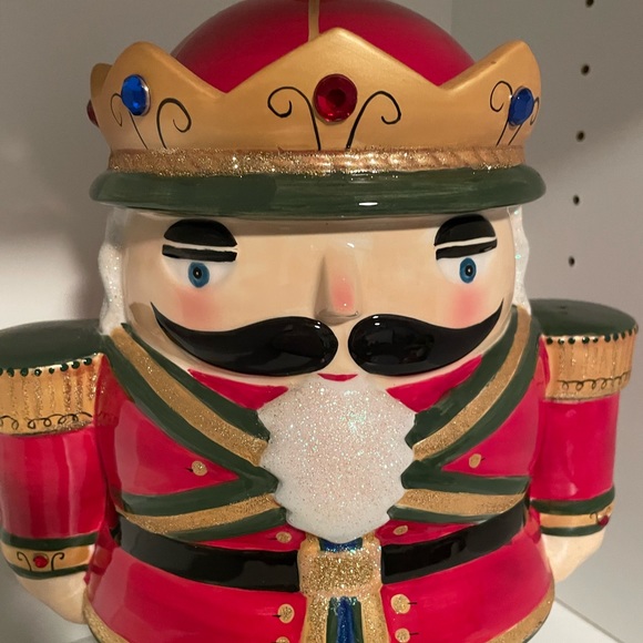 Burton & Burton nutcracker cookie jar - Picture 2 of 7